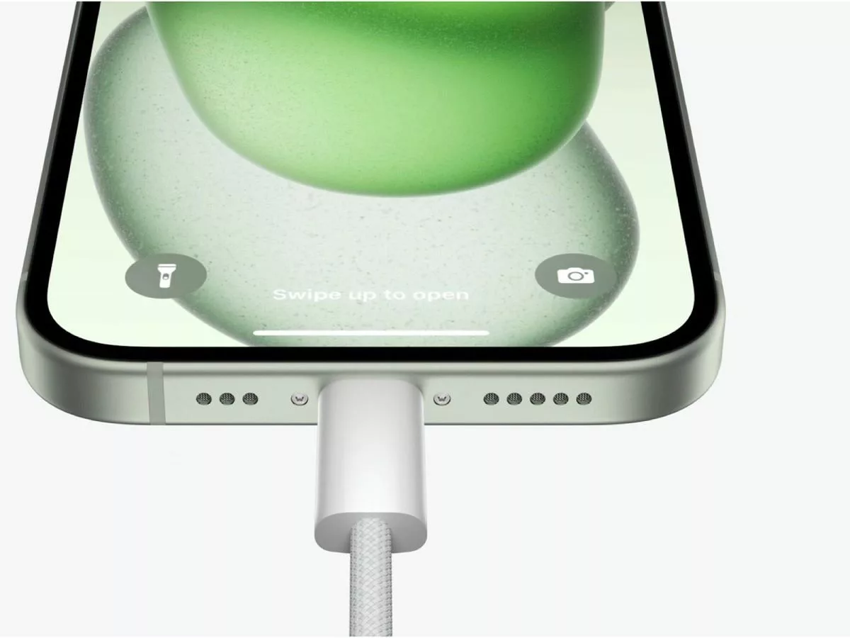 پورت USB-C آیفون ۱۵ می‌تواند اپل واچ و ایرپاد را شارژ کند